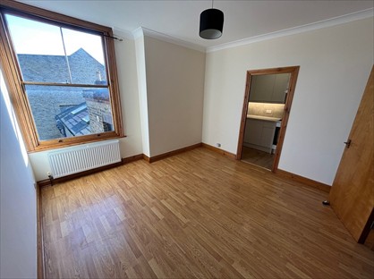1 Bed Flat, Woodvale, SE23