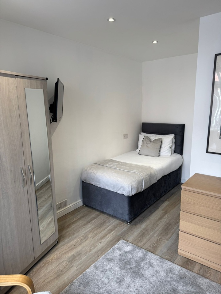 Additional image 10 of Room in a Shared Flat, West Avenue, NG2, N1 7GU