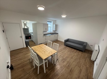 2 Bed Flat, The Broadway, UB1