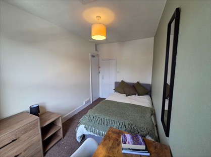 Room in a Shared House, Knight St, WR2