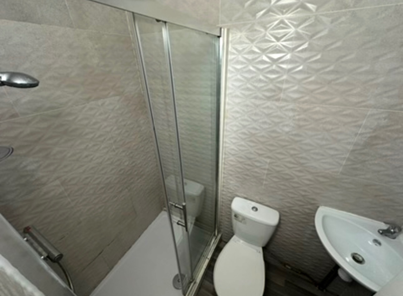 Additional image 4 of 3 Bed Semi-Detached House, Berridge Lane, LE4, N1 7GU