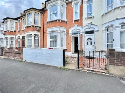 Room in a Shared House, Byron Avenue, E12