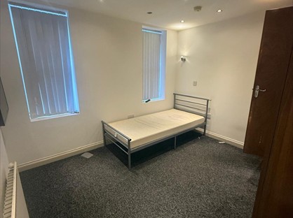 Room in a Shared House, Glover St, B98