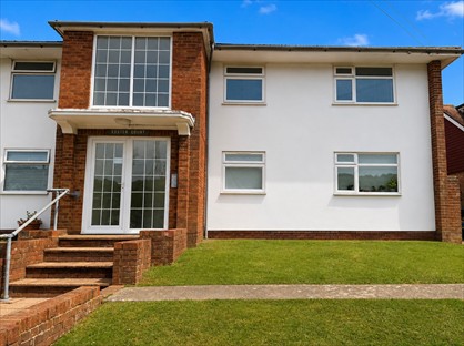 2 Bed Flat, Edster Court, BN41