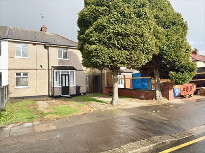 3 Bed Semi-Detached House, Duke Road, IG6