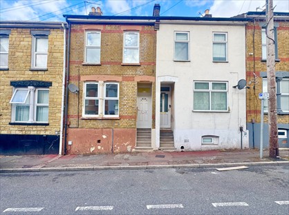 3 Bed Terraced House, Dale St, ME4