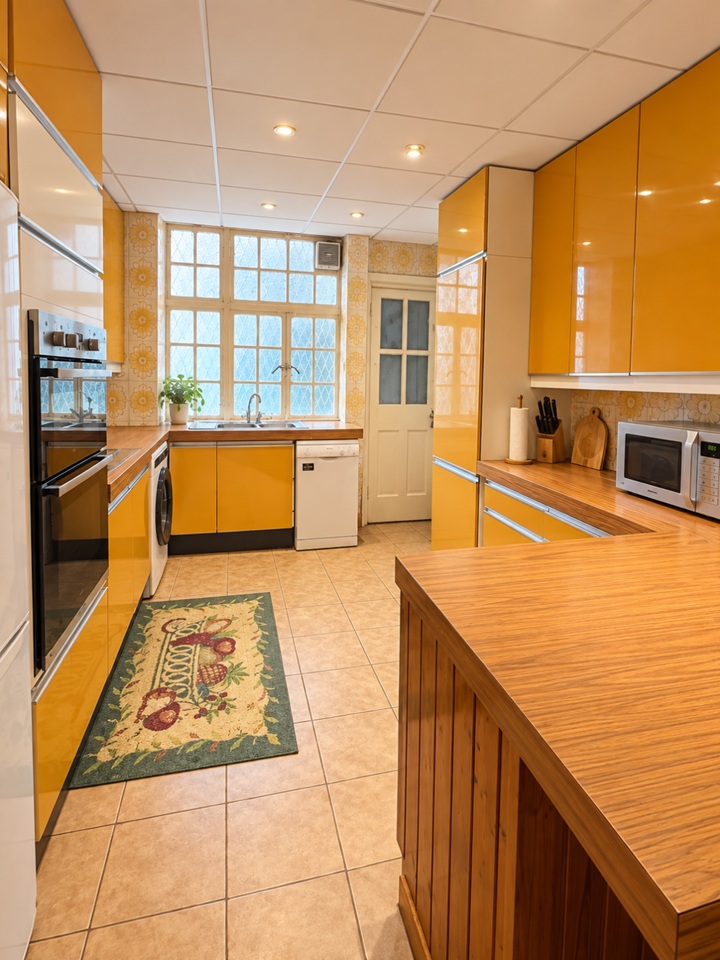 2 Bed Flat, Queens Court, W2 photo 4
