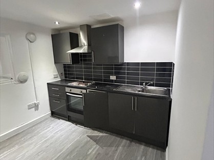2 Bed Flat, Manor Row, BD1