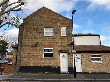 2 Bed Terraced House, Harrow Road, E11