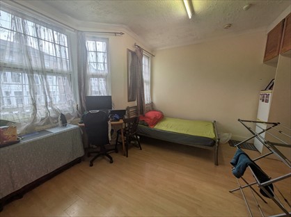 Studio Flat, Bulstrode Road, TW3