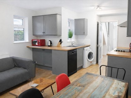 Room in a Shared House, Beech Grove, GU2