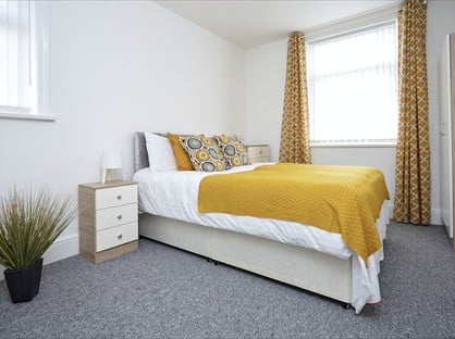 5 Bed Flat, Moorends, HU3