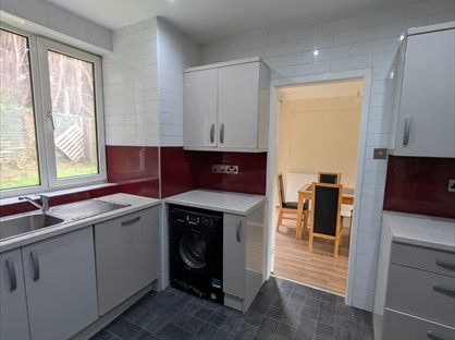 3 Bed Semi-Detached House, Ridgeway Close, LS8