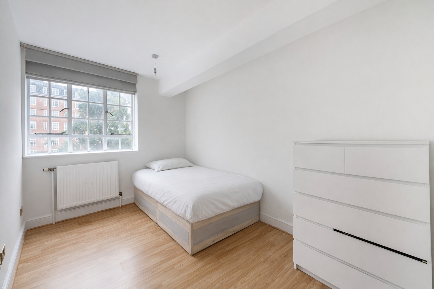 1 Bed Flat, Sloane Avenue, SW3 photo 3