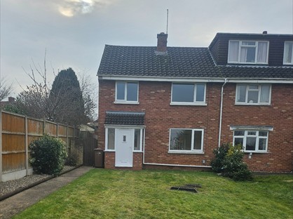 3 Bed Semi-Detached House, Winslow Avenue, WR9