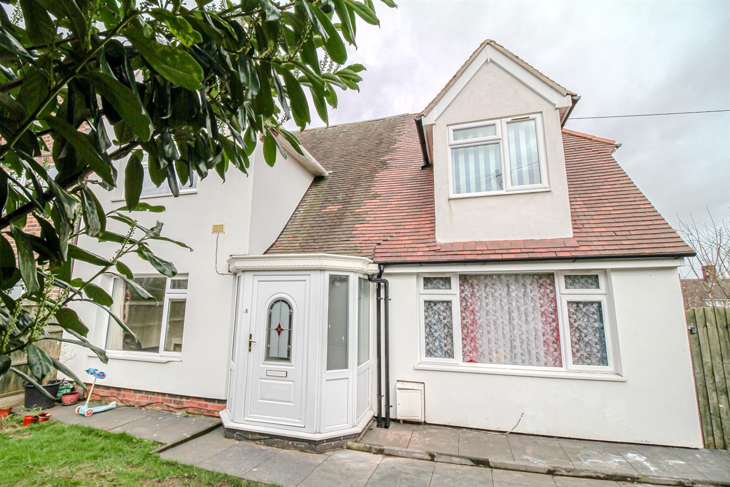 5 Bed Semi-Detached House, Hereford Road, NG3, N1 7GU