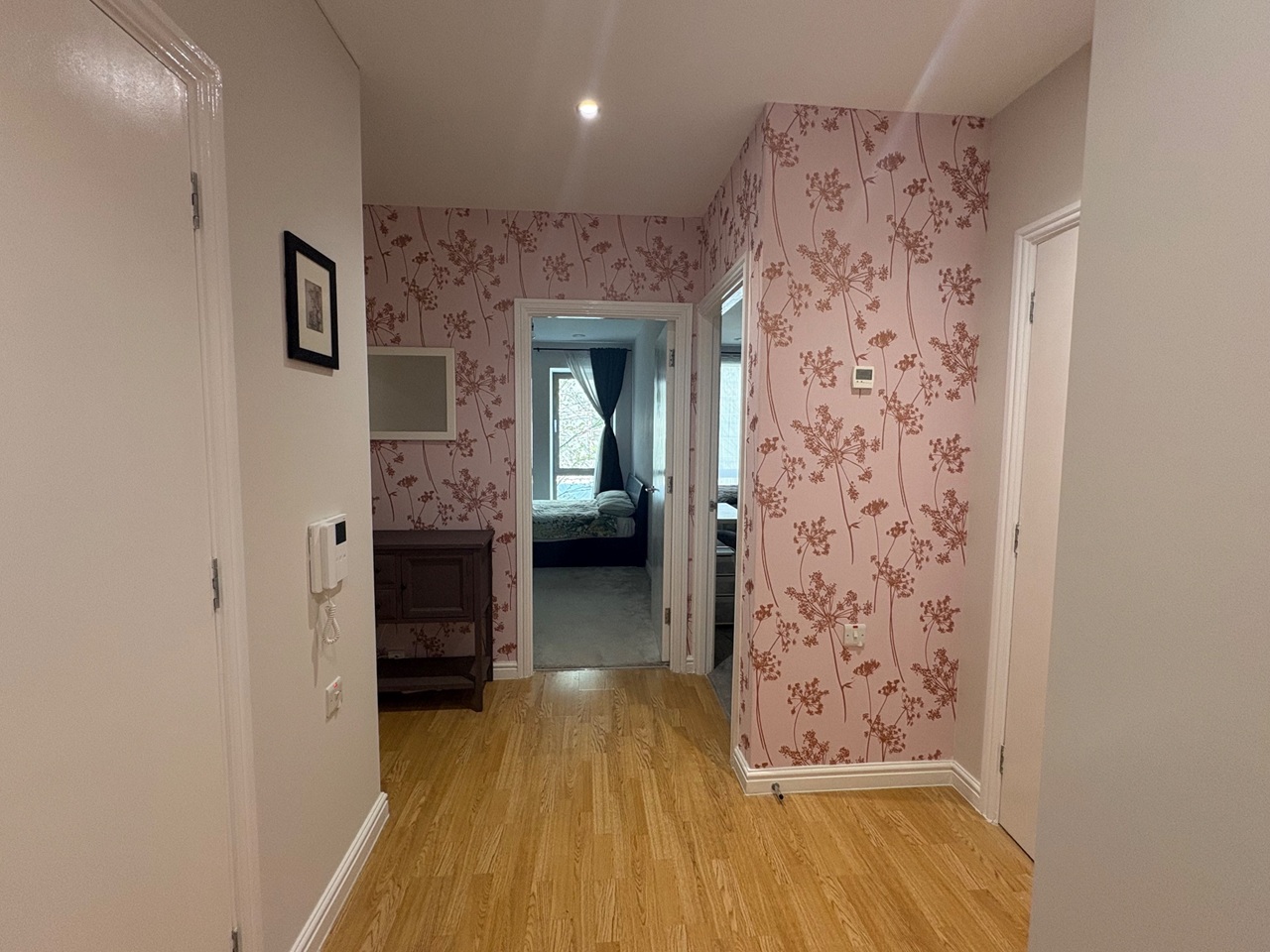 2 Bed Flat, Oak Square, SW9, N1 7GU