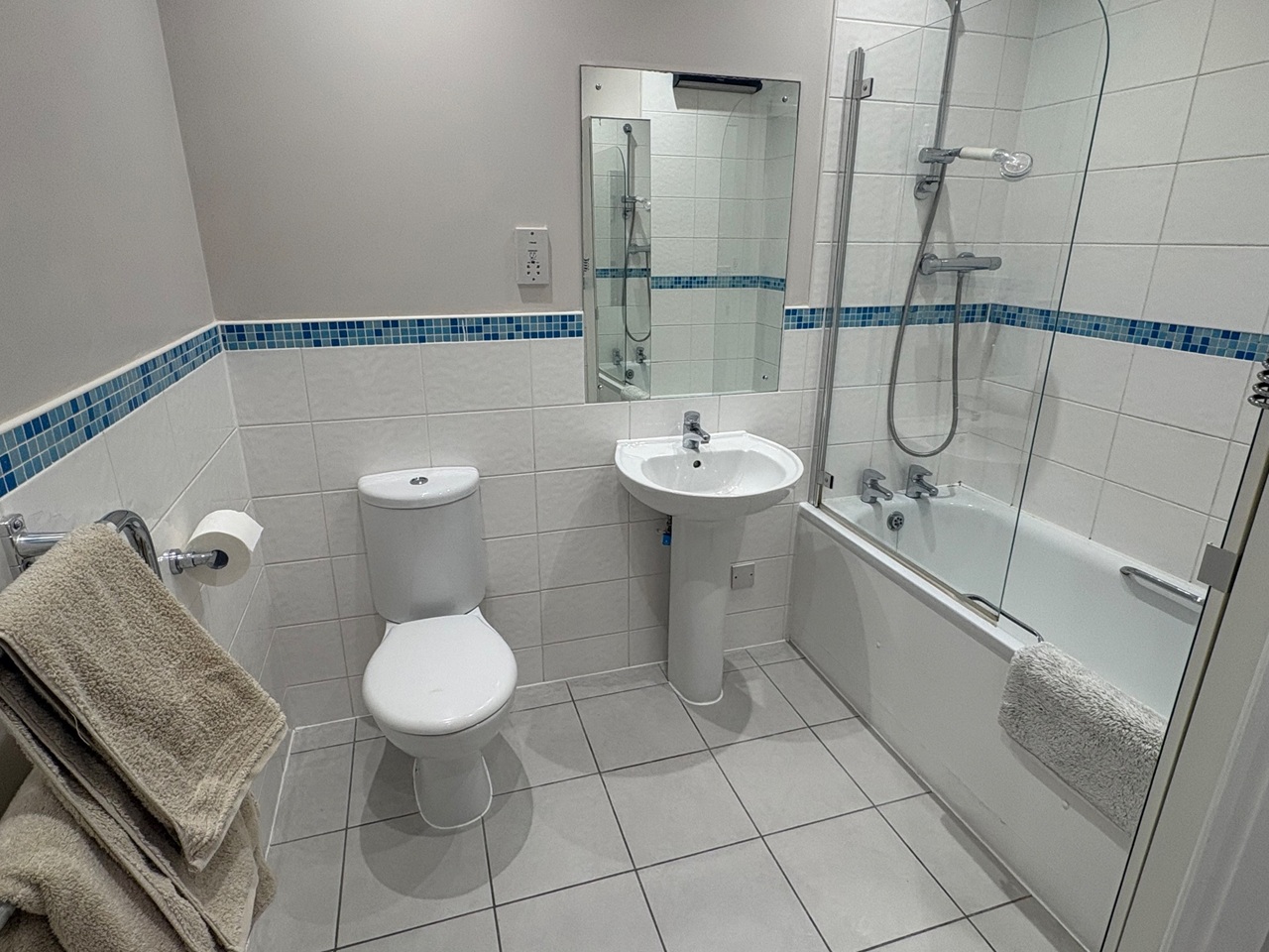 Additional image 8 of 2 Bed Flat, Oak Square, SW9, N1 7GU