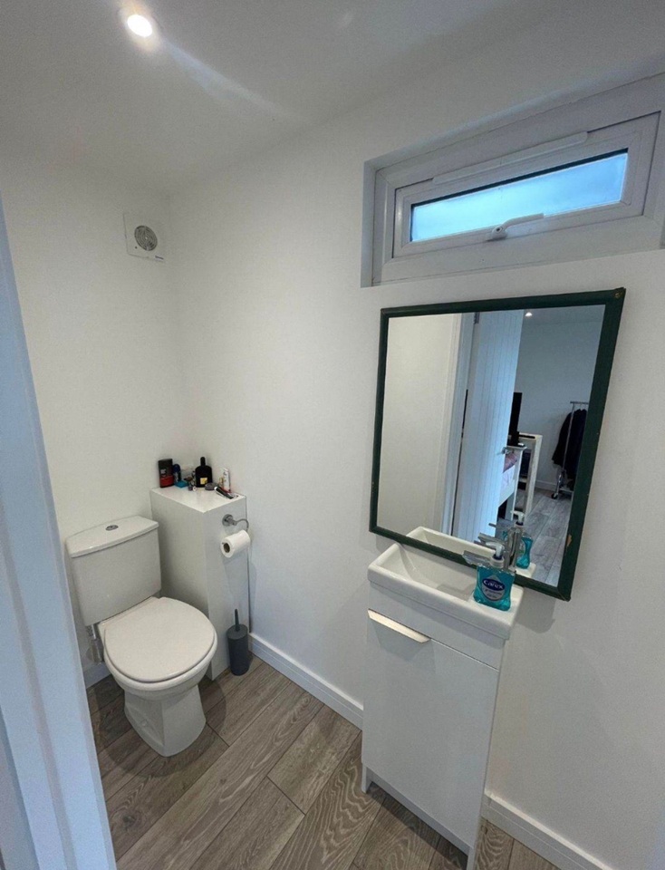 Additional image 5 of Studio Flat, Wolsey Way, CB1, N1 7GU