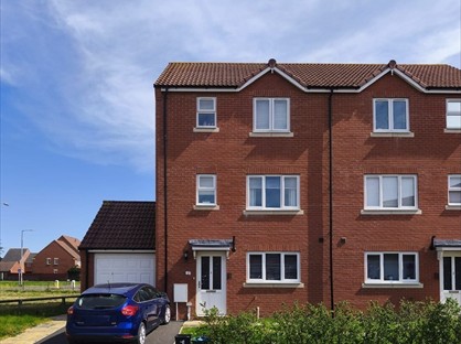 4 Bed Semi-Detached House, Salerno Court, TA6