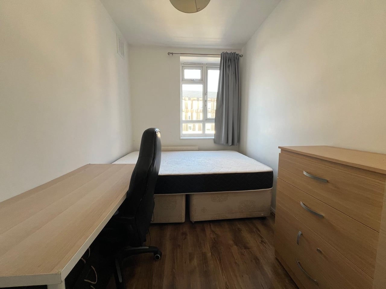 Room in a Shared Flat, Lancaster Court, SW6, N1 7GU