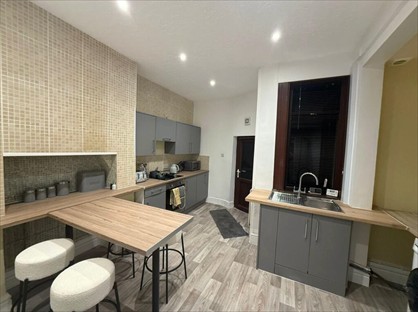 Room in a Shared House, Dingle Road, CH42