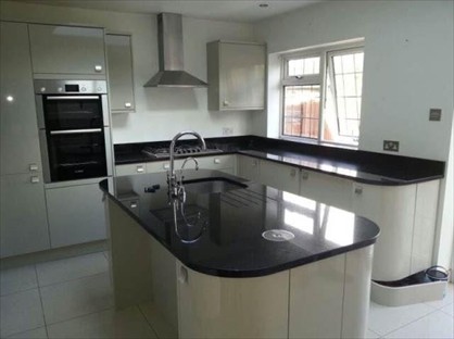 3 Bed Semi-Detached House, Lansbury Drive, UB4