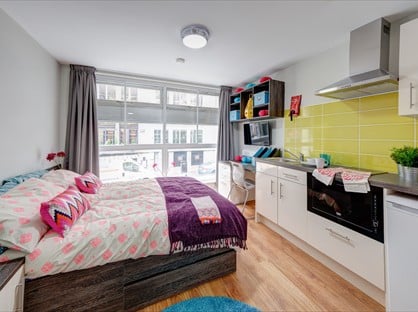 Studio Flat, Stanley St, L1