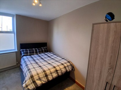 Room in a Shared House, James St, L19