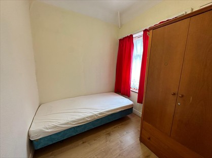 4 Bed Semi-Detached House, Uxbridge Road, UB1