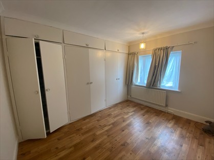 4 Bed Terraced House, Costons Lane, UB6