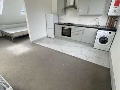 Studio Flat, Greenford Avenue, UB1