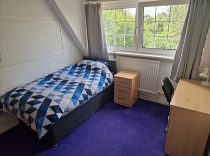 Room in a Shared House, College Walk, B29