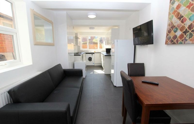 Additional image 8 of Room in a Shared House, Catherine St, RG30, N1 7GU