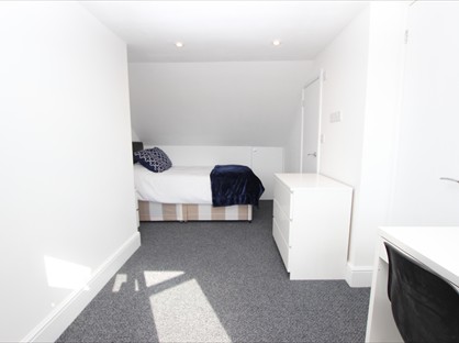 Room in a Shared House, Catherine St, RG30