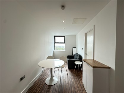 1 Bed Flat, West Point, M16