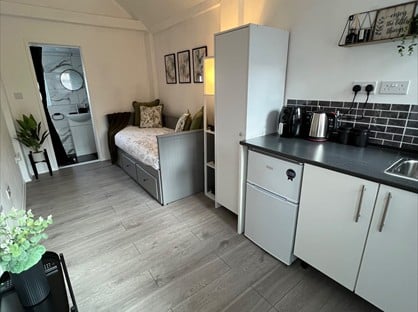 Studio Flat, Overstone Road, LU4