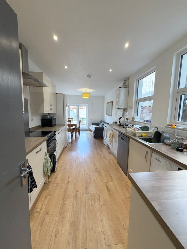 2 Bed Terraced House, Newfoundland Road, CF14, N1 7GU