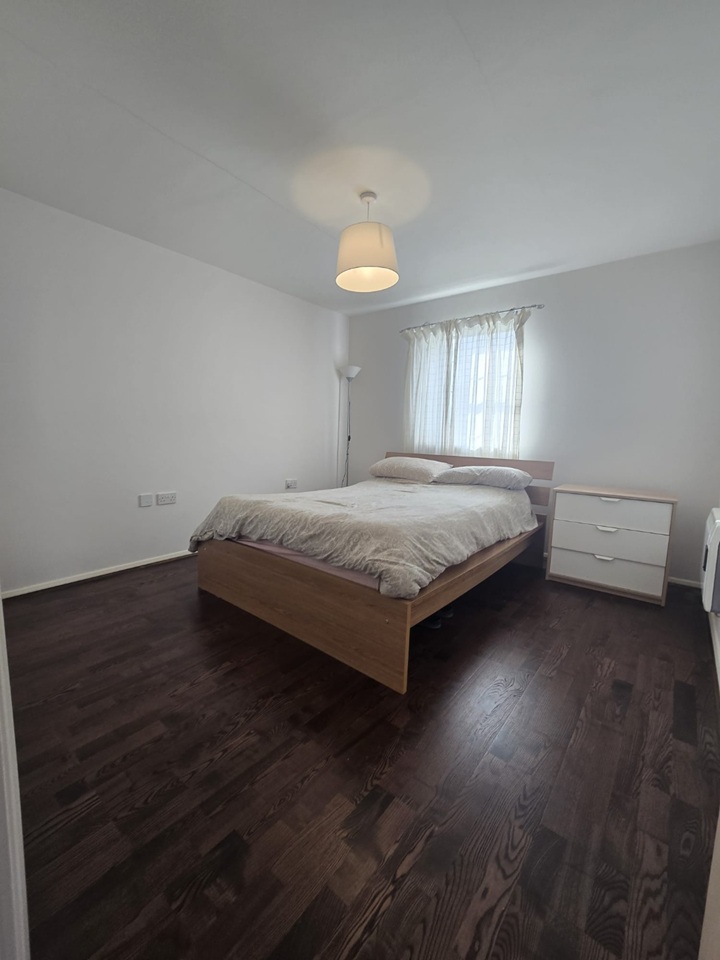 2 Bed Flat, Pipkin Court, CV1, N1 7GU