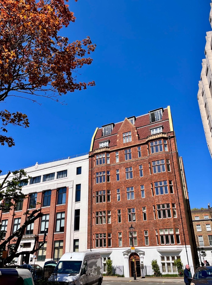 London - 1 Bed Flat, Queen Court, WC1N - To Rent Now for £2,600.00 p/m