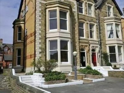 1 Bed Flat, Clifton Drive North, FY8