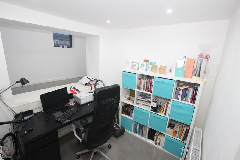 Additional image 9 of 2 Bed Flat, Simmonds St, RG1, N1 7GU