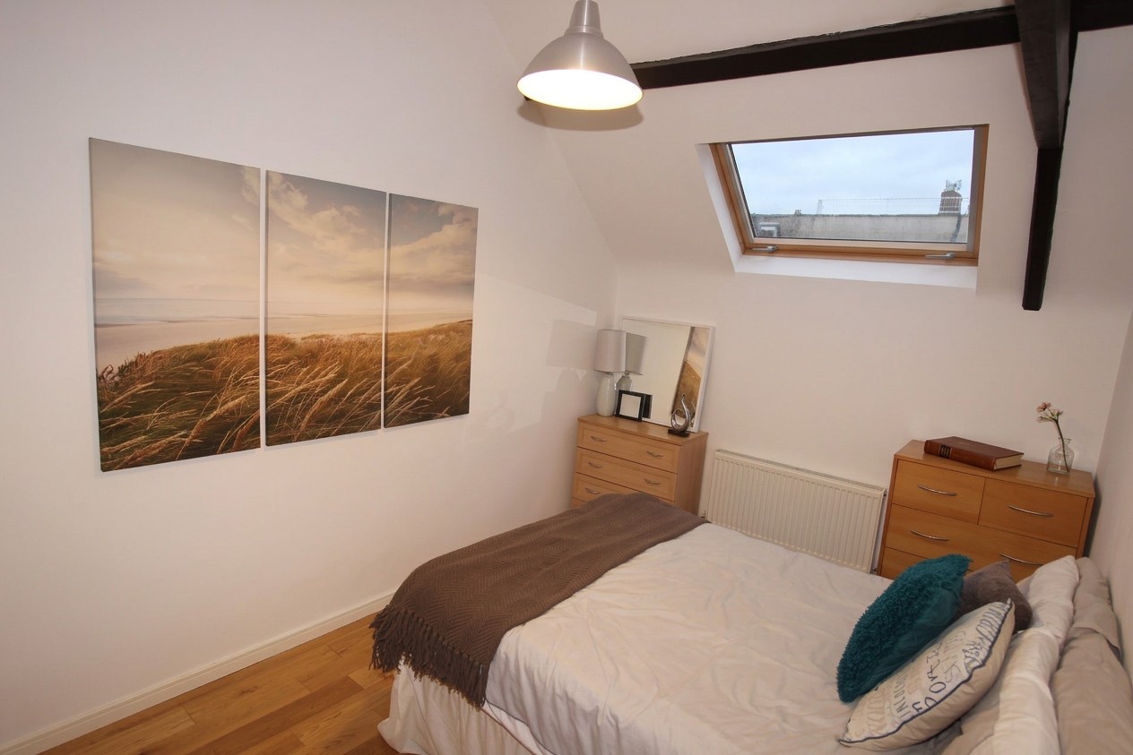 Additional image 3 of 2 Bed Flat, Simmonds St, RG1, N1 7GU