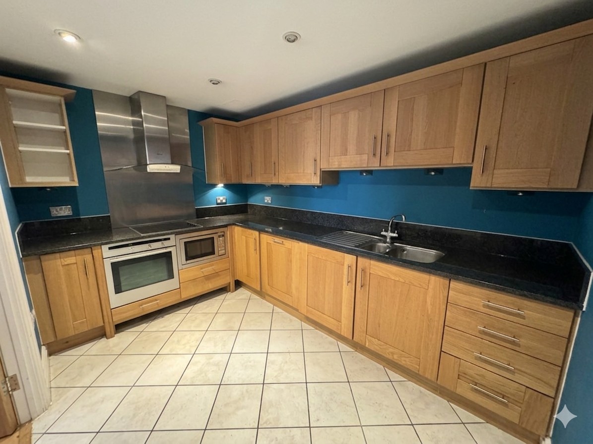 Additional image 3 of 2 Bed Flat, Victoria House, EC4Y, N1 7GU