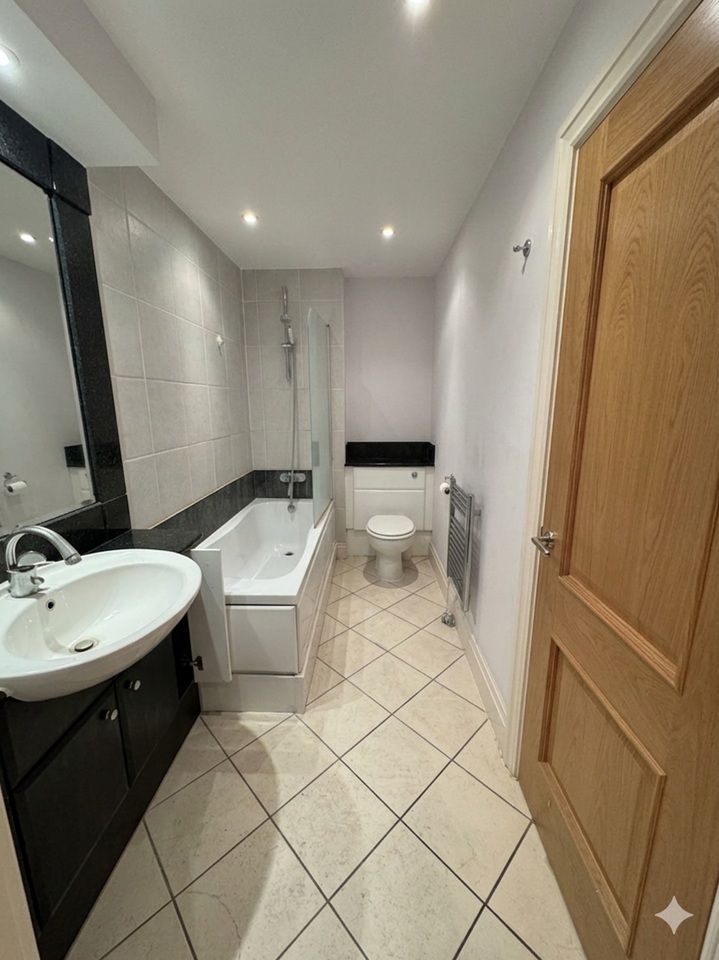 Additional image 7 of 2 Bed Flat, Victoria House, EC4Y, N1 7GU
