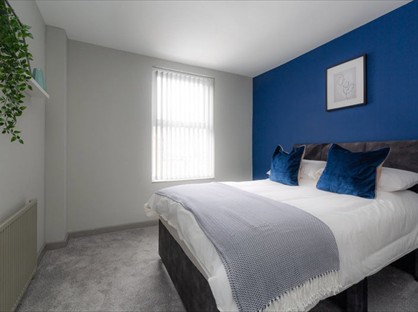 Room in a Shared House, James St, L19