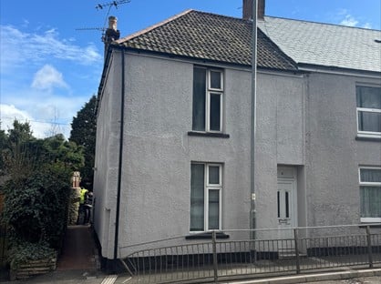 3 Bed Semi-Detached House, Church St, TA20