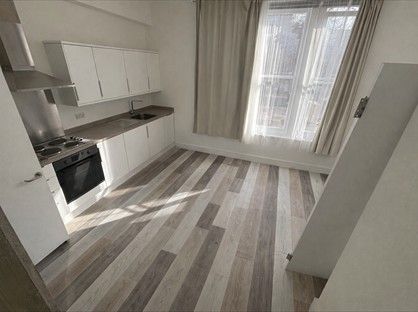 5 Bed Flat, High Road, N17