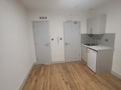 Studio Flat, Surbiton Road, KT1
