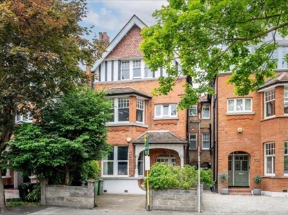 2 Bed Flat, Riggindale Road, SW16